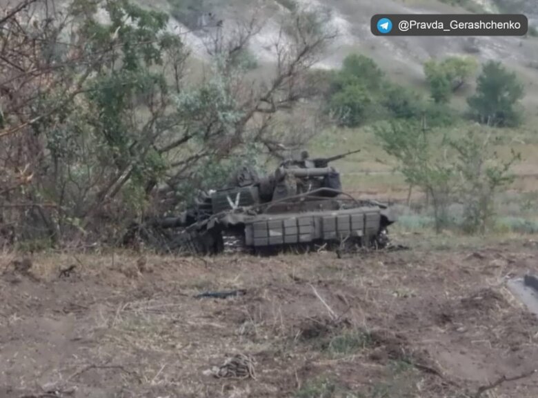 Украинские воины уничтожили 12 танков под Святогорском 02