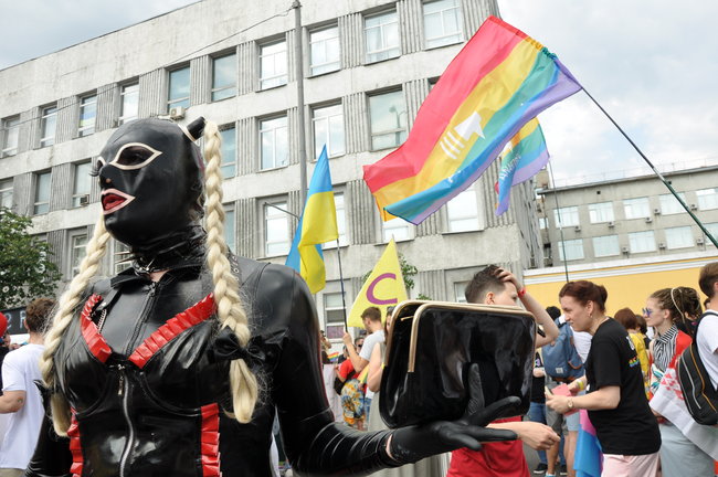 Наша традиция - это свобода!: в Киеве состоялся Марш равенства 54