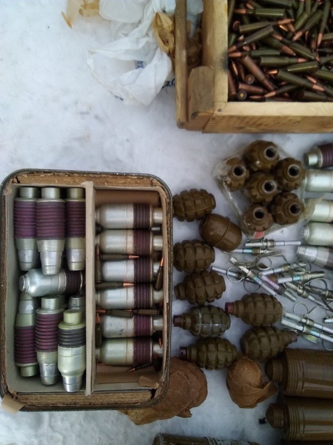 Три схованки з боєприпасами виявлені на Луганщині, - СБУ 12