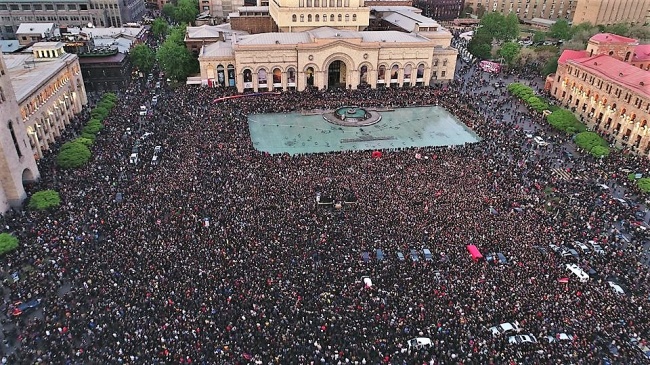 Революция в Армении 07