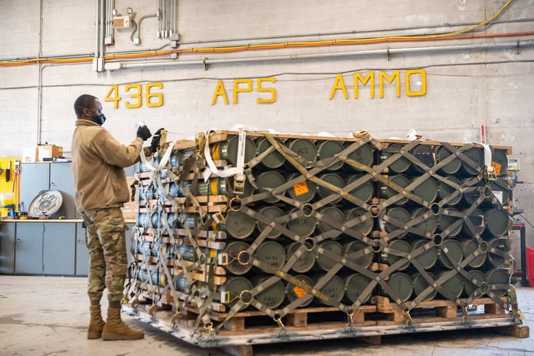 США передали Украине многоцелевые гранатометы SMAW 04