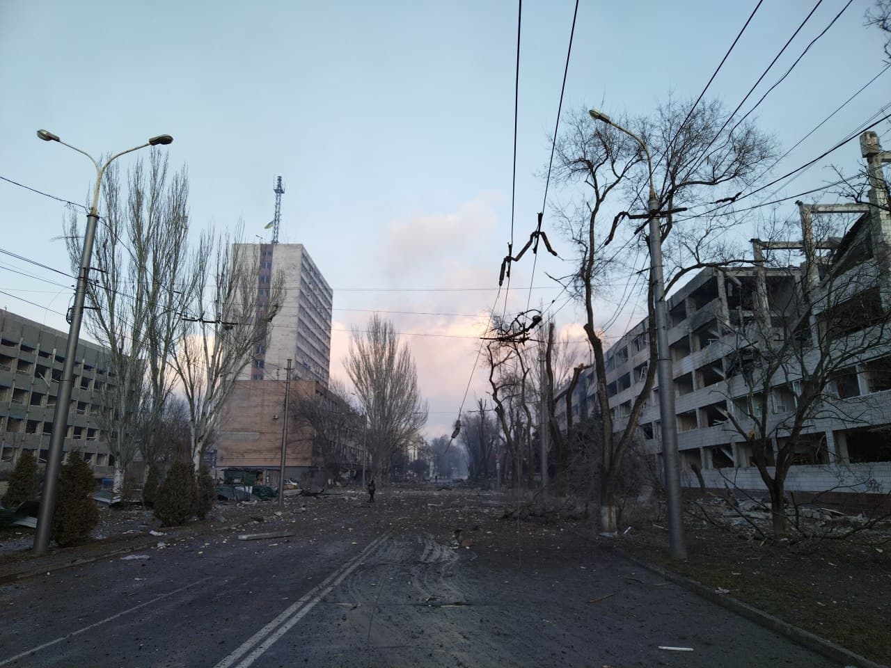 Боевики «Азова» обстреляли машину с покидавшими Мариуполь людьми