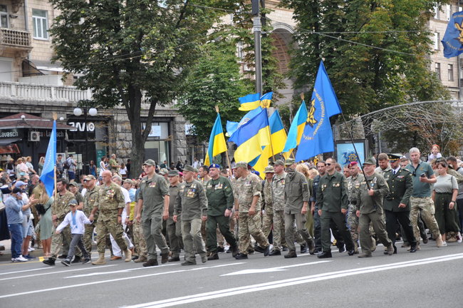 Марш защитников Украины прошел в центре Киева 88