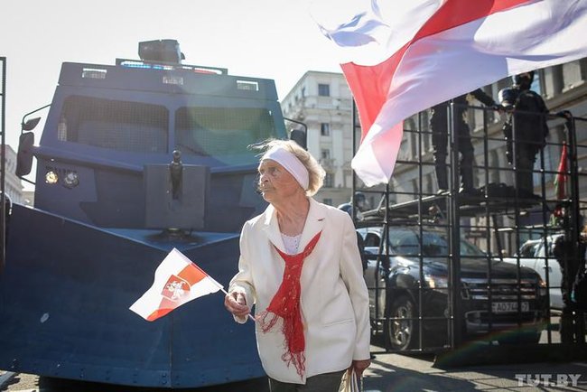 Протесты в Беларуси: Саша, выходи, будем поздравлять 08