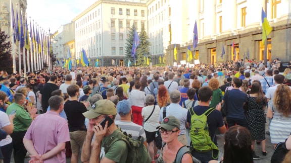 Под Офисом Зеленского в Киеве проходит акция протеста против условий прекращения огня на Донбассе 30