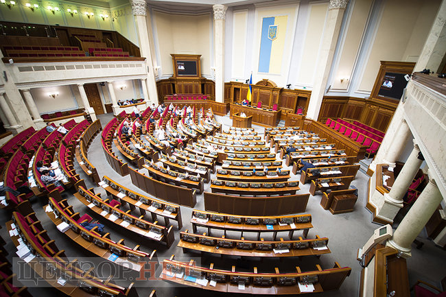 Забили на работу: Пустой зал Рады при 307 зарегистрированных депутатах 01