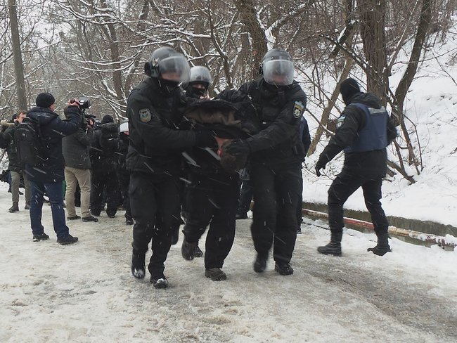 После ранения полицейского под судом по делу Труханова задержаны представители батальона Донбасс 02