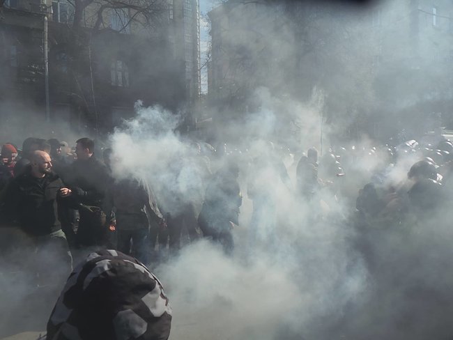 Свинарчуків - за ґрати!, - протест против коррупции в Укроборонпроме перерос в столкновения под АП 08