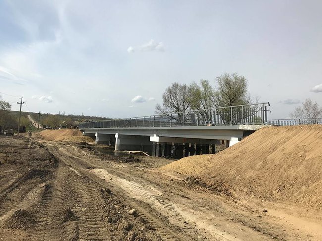 Завершается капитальный ремонт моста в Троицком, находящегося вблизи линии разграничения, - Луганская ОВГА 01