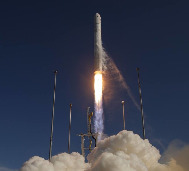 Созданная при участии Украины ракета Антарес вывела на орбиту корабль Cygnus с грузом для МКС 02