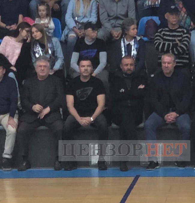 Коломойский сходил на баскетбол в компании Нарика, Гастелло и Умки 01
