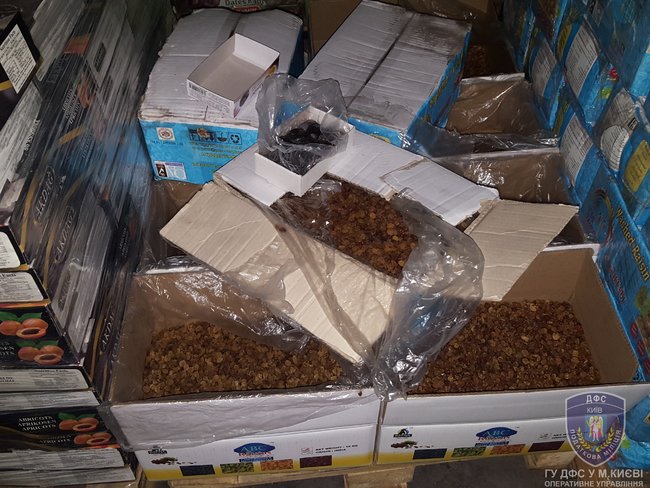 Налоговой милицией Киева раскрыта масштабная схема по незаконному экспорту зерновых и орехов в зоне Одесской таможни 08