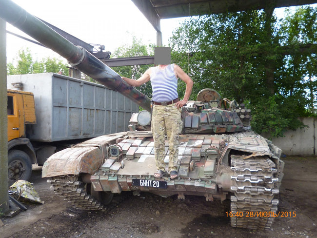 Украинские воины в 2014 году достали из болота брошенный террористами танк: его путь удалось проследить от самой России 22