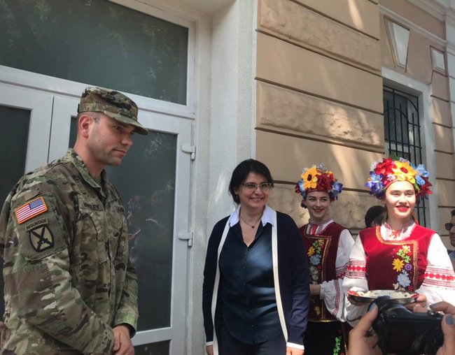 Центр психологической и медпомощи для ветеранов и переселенцев открыли при поддержке США в Одессе 03