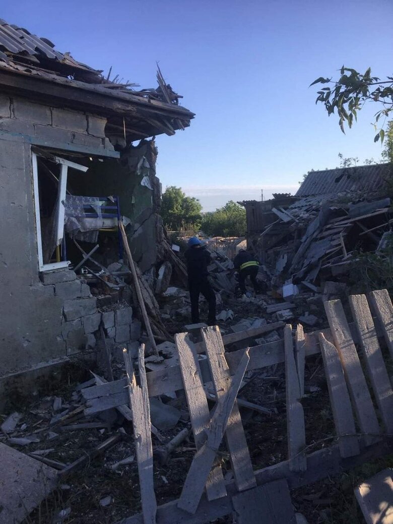 Россияне нанесли авиаракетный удар по спальным районам Краматорска, - мэр 01