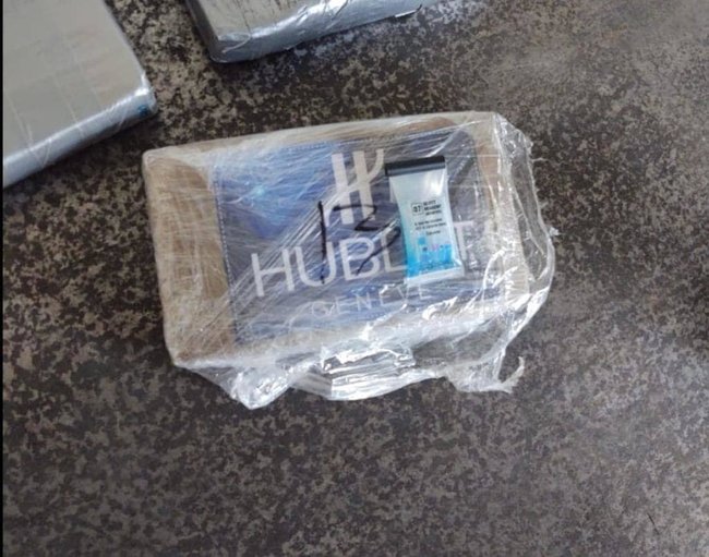 Одесские таможенники обнаружили 57 кг кокаина в контейнере с бананами из Латинской Америки 03