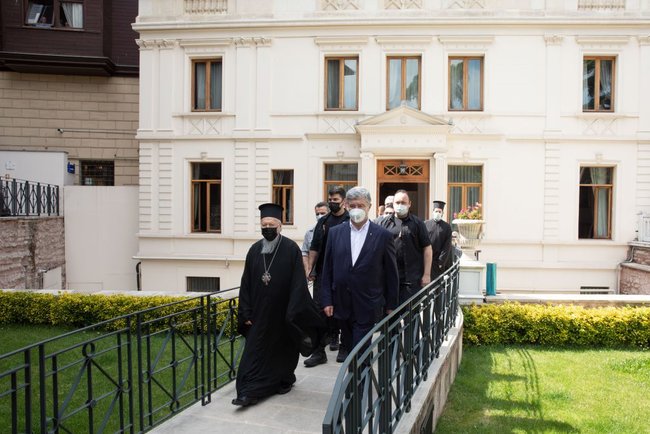 Очень радостно видеть, как развивается Православная церковь Украины, - Варфоломей 02