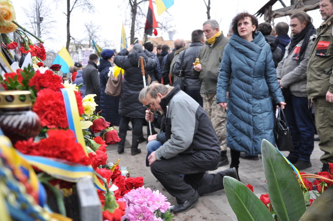 Панихида по Героям Небесной Сотни прошла в центре Киева 29
