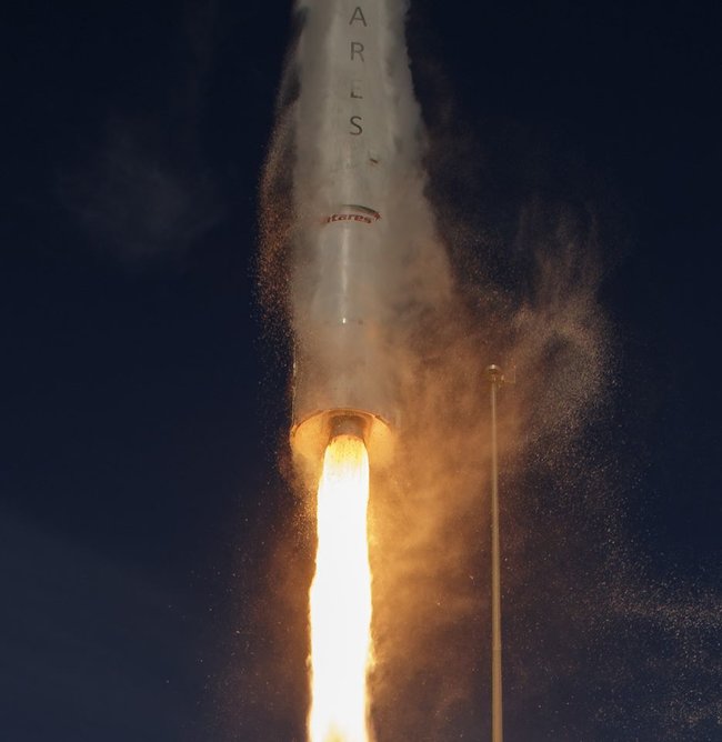 Созданная при участии Украины ракета Антарес вывела на орбиту корабль Cygnus с грузом для МКС 09