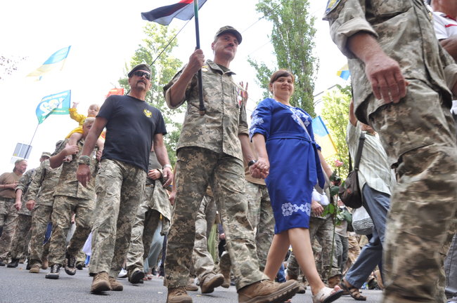 Марш защитников Украины прошел в центре Киева 95