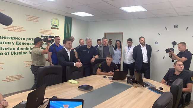 Зеленский и Аваков открыли в Мариуполе Центр разминирования ГСЧС 01