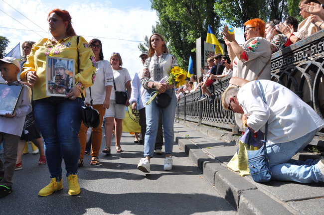 Марш защитников Украины прошел в центре Киева 55