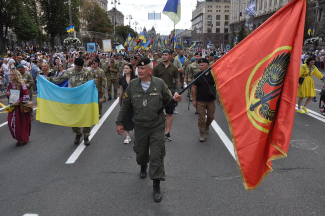 Марш защитников Украины прошел в центре Киева 82