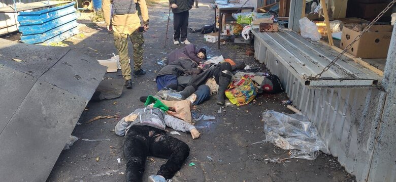 Рашисты ударили по рынку в Авдеевке: По меньшей мере 7 человек погибли, а 8 получили ранения 01