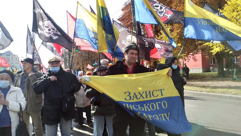 В Киеве прошел марш в честь Дня защитников и защитниц Украины 21