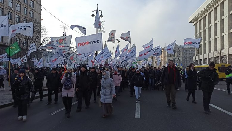 Акція SaveФОП у центрі Києва: мітингувальників відтіснили із Хрещатика, вони прямують під Раду 46