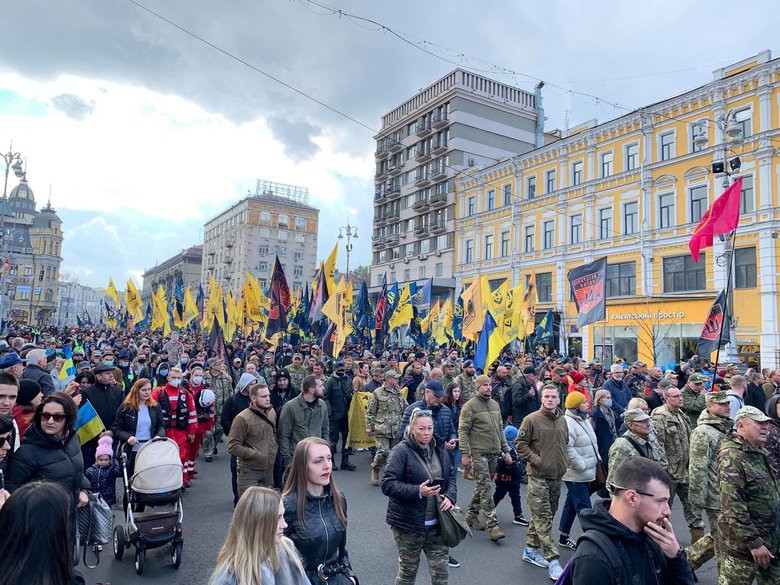 В Киеве прошел марш в честь Дня защитников и защитниц Украины 103