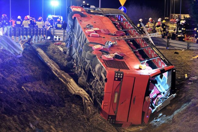 Рейсовый автобус Познань-Херсон попал в ДТП в Польше: 6 граждан Украины погибли, еще 35 травмированы 01