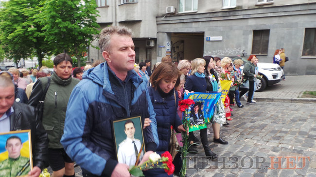 Марш памяти павших защитников Украины прошел в Киеве 11