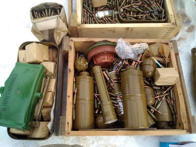 Три тайника с боеприпасами обнаружены на Луганщине, - СБУ 08