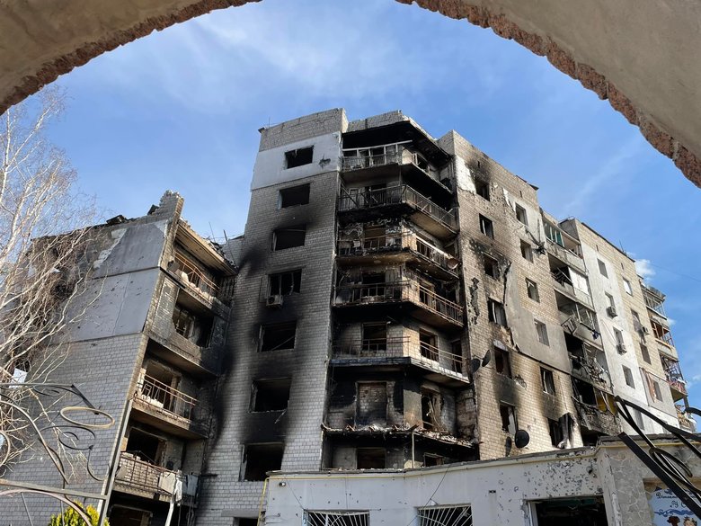 Только из-под завалов двух разбомбленных домов в Бородянке достали 26 тел, - Венедиктова 11