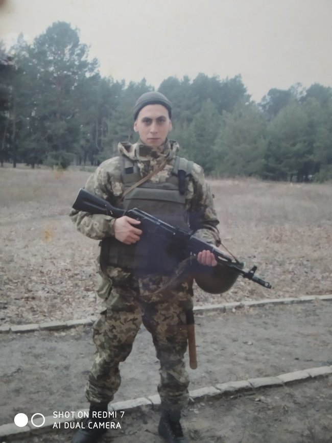 Вчера от пули российского снайпера на Донбассе погиб 26-летний воин 28-й ОМБр Артем Мазур 01