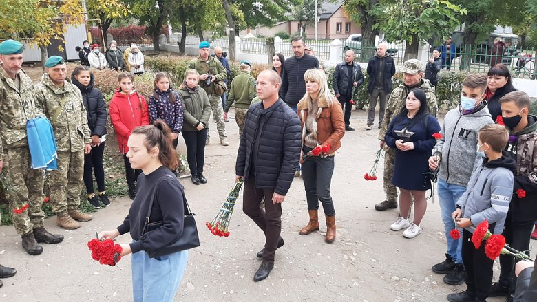 Мемориальные доски двум павшим воинам 36-й ОБрМП открыли в Николаеве 07