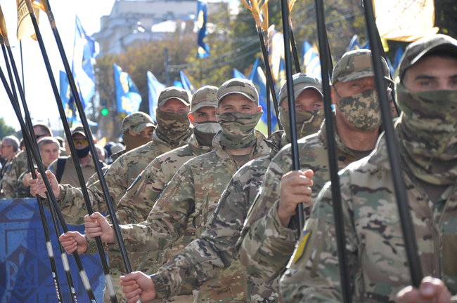 В Киеве завершился Марш УПА: участники передали свои требования в Офис Президента 05