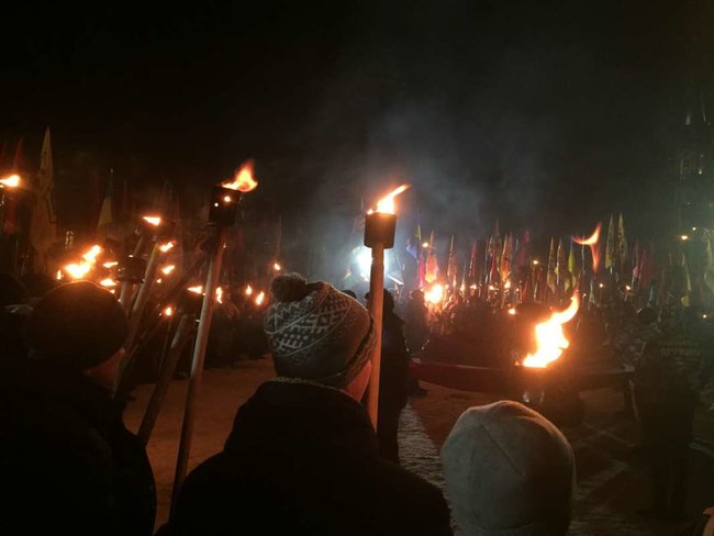 Националисты провели во Львове факельное шествие в годовщину гибели Шухевича 08