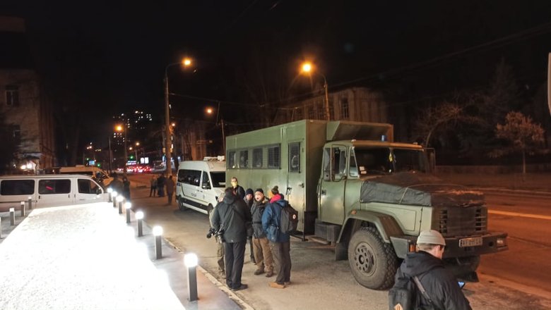 Украинцы у посольства Казахстана выразили поддержку протестующим 10
