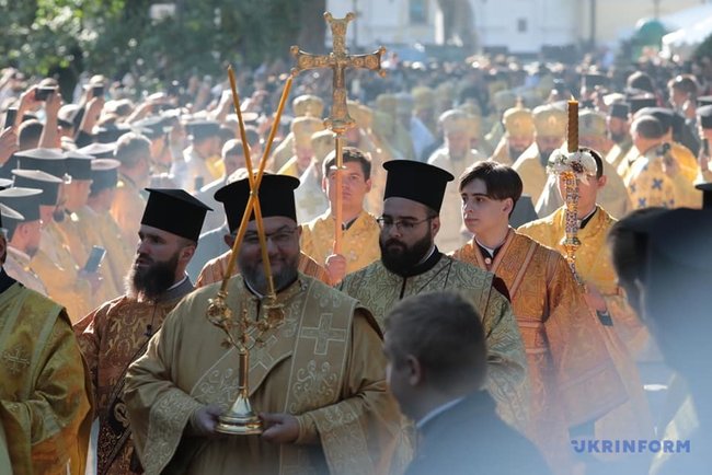 Варфоломей и Епифаний проводят литургию в Софийском соборе 09