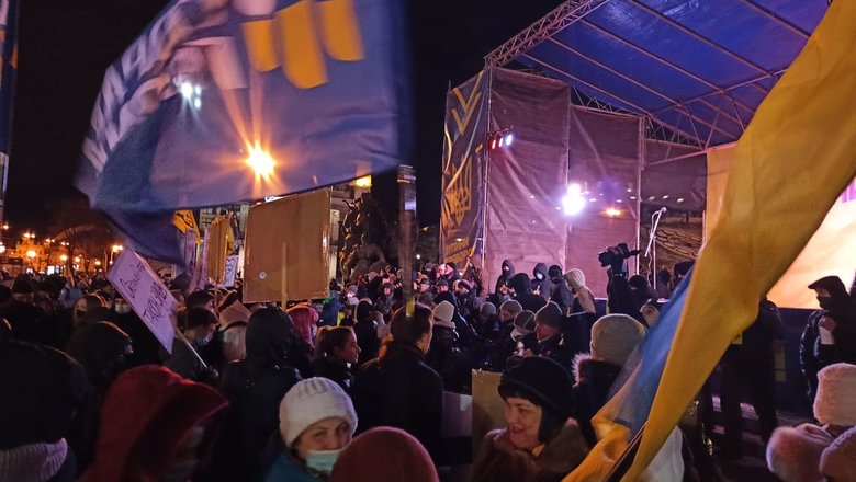 Кроти сліпі - народ ні, Україна зради не терпить, - фоторепортаж з акції на Майдані Незалежності 04