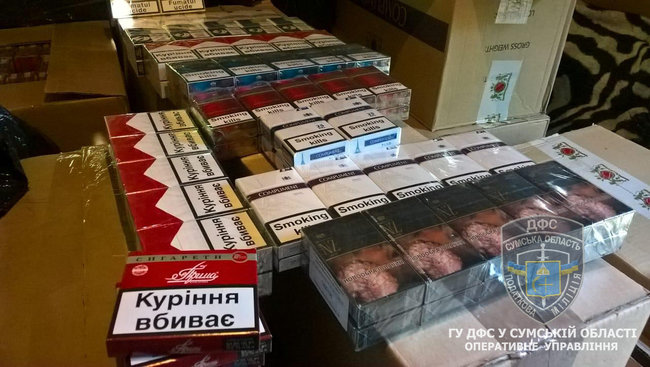 Налоговики ликвидировали межрегиональную схему оборота контрафактных табачных изделий, изъято сигарет на 3,9 млн грн 07