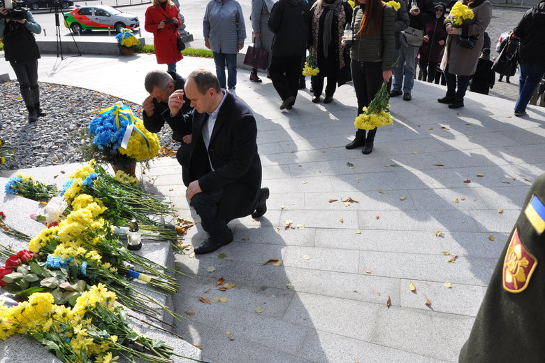 В Киеве почтили память погибших за свободу и независимость Украины 43