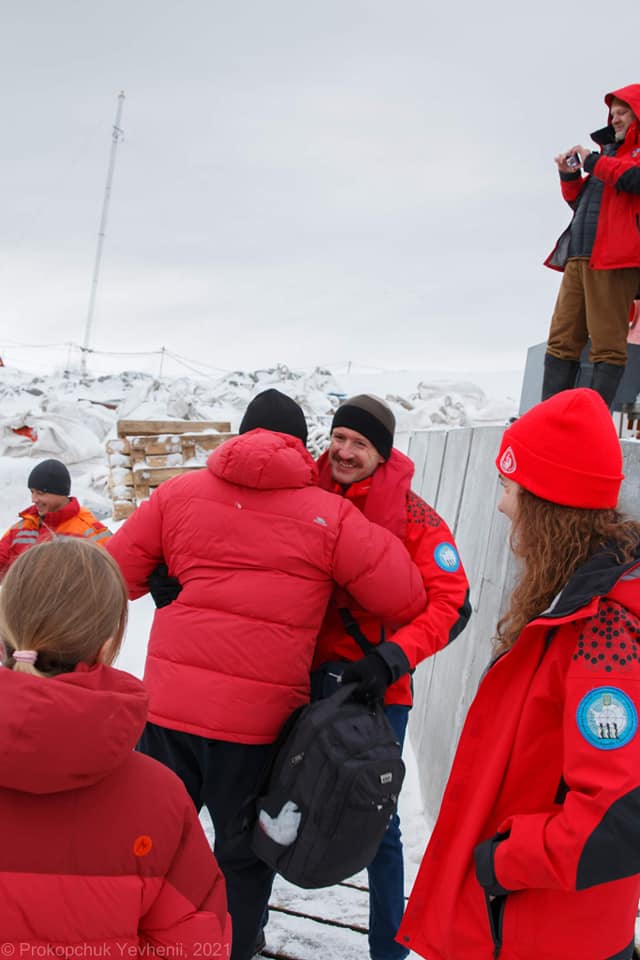 26-я Украинская научная экспедиция прибыла на станцию Академик Вернадский в Антарктиде 04