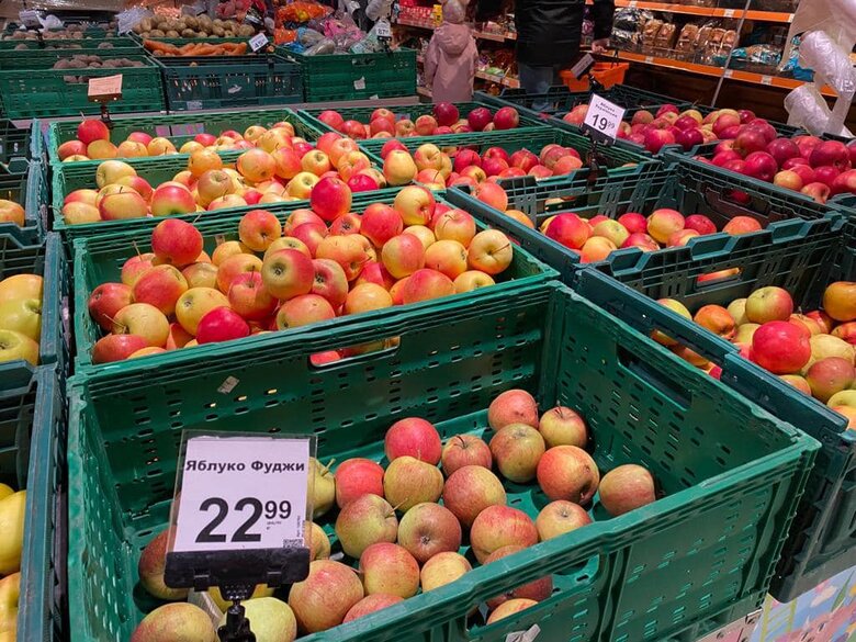 Компанія, яка продавала військовим яйця по 17 грн, тепер пропонує солдатам яблука по 51, при ціні в магазині 17-22 грн, - журналістка Ніколаєнко 03