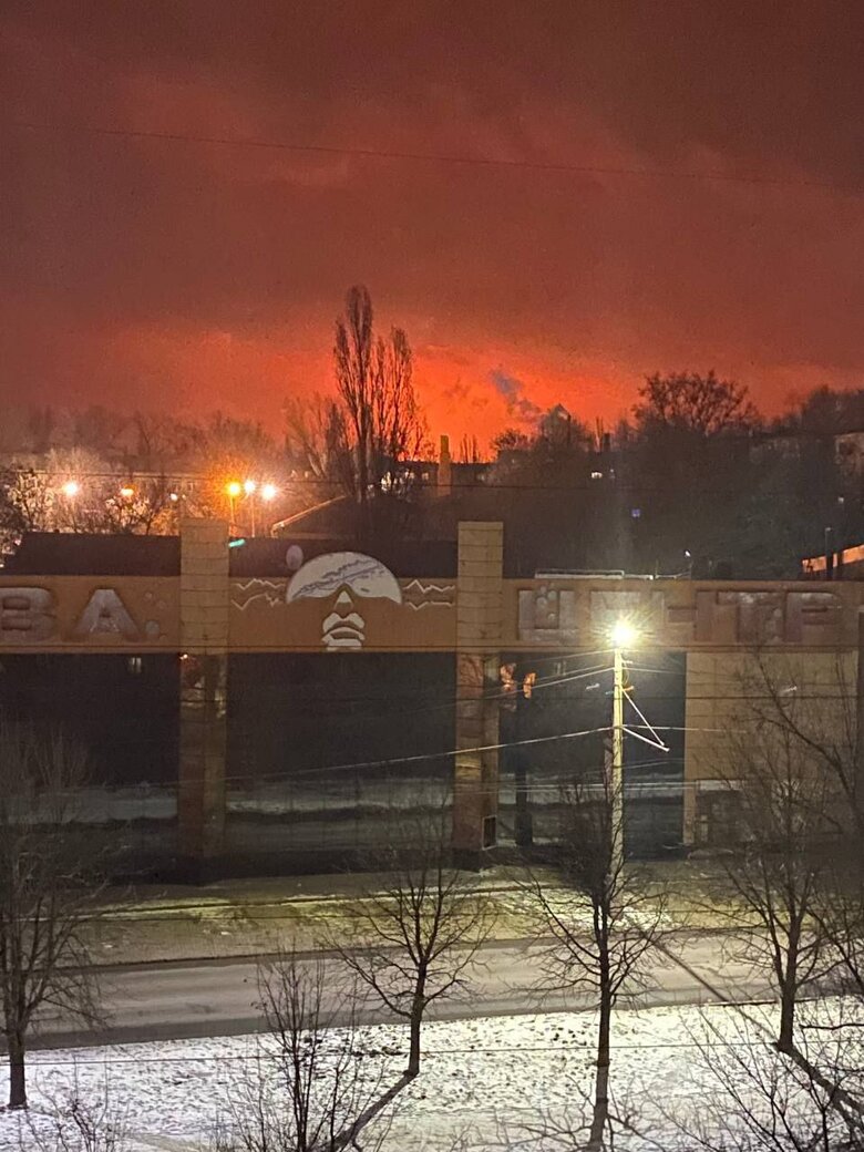 Strong fire on the gas pipeline in the occupied Makiivka 03