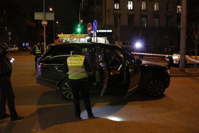 Range Rover обстреляли в центре Киева, погиб 3-летний ребенок, - полиция 08