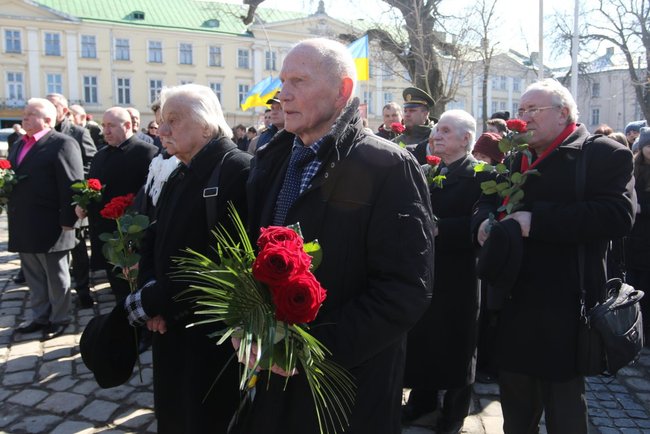 Украина состоится тогда, когда будет украинской, - память Вячеслава Чорновила почтили во Львове 04