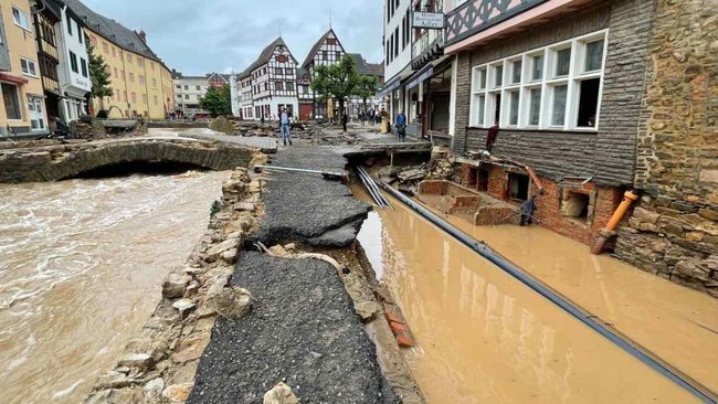Німеччину затопило: 42 людини загинули, близько 70 зникли без вісті 02